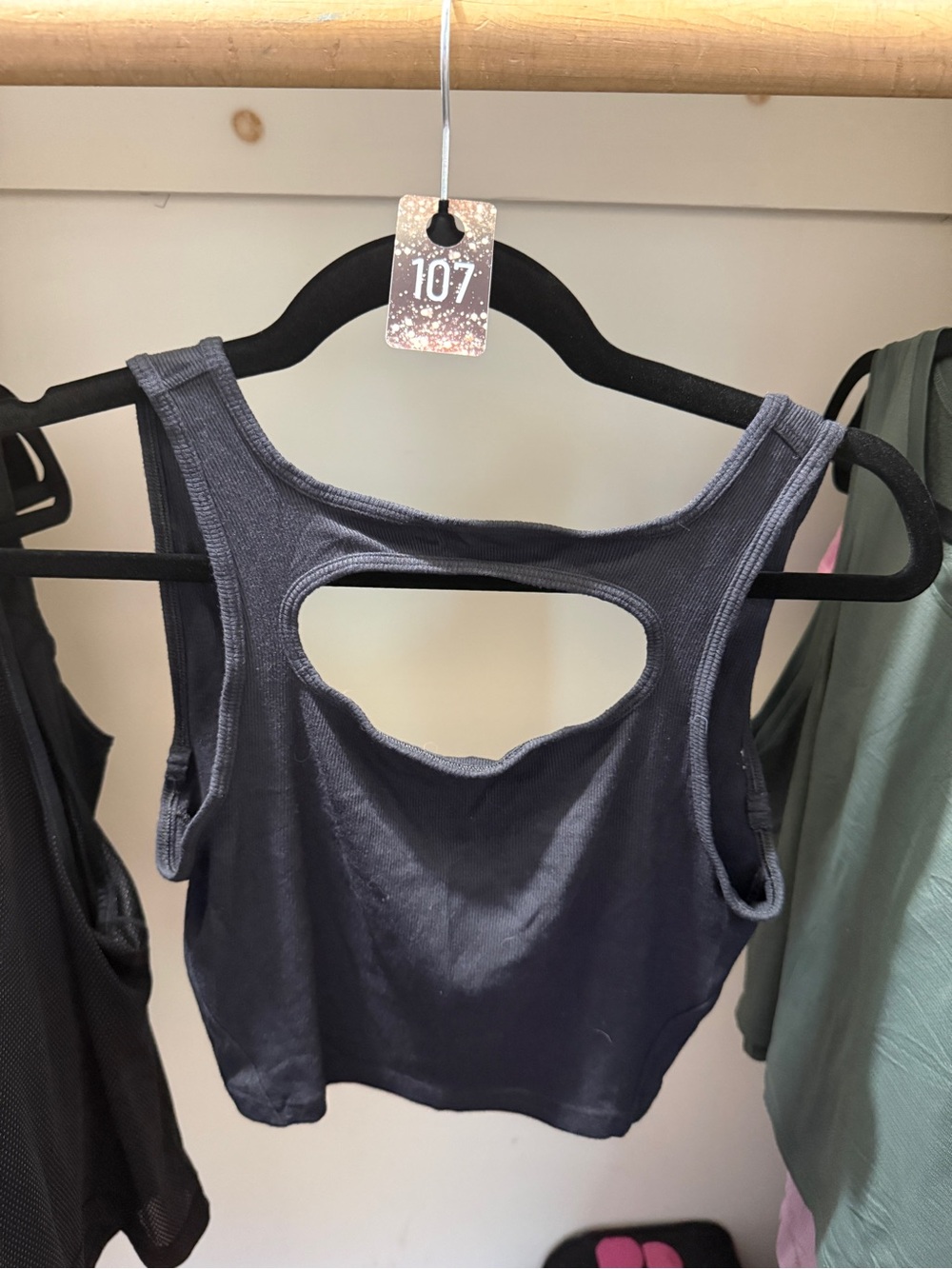 107 lululemon athletica LA FRONT CUT OUT TANK